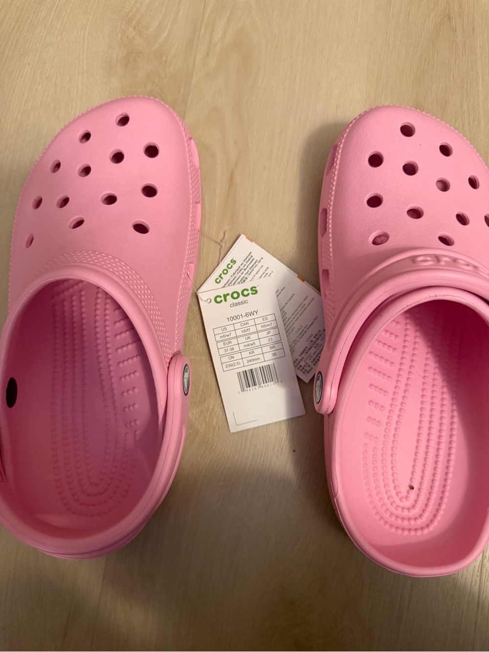 CROCS Classic Clog in Pink